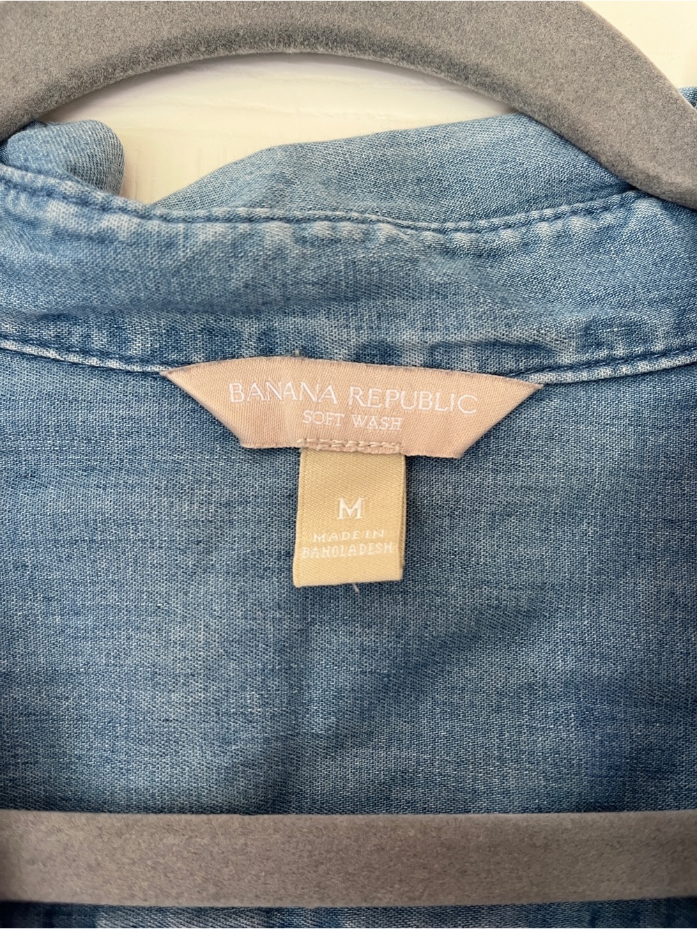 Banana Republic soft Wash light Denim Button-Up Shirt - Picture 2 of 4